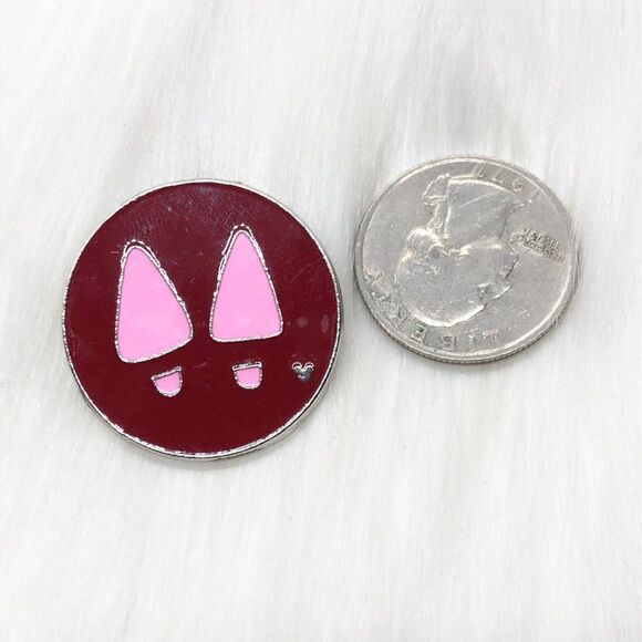 🔮 5/$25 Disney Minnie Mouse Footprint Pin - Picture 2 of 3